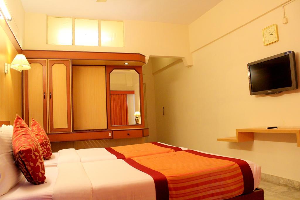 Yasodha Towers Hotel โฮซูร์ ห้อง รูปภาพ