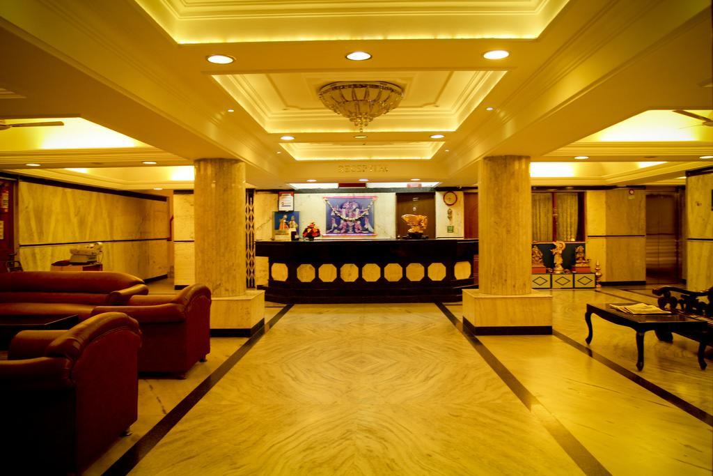 Yasodha Towers Hotel โฮซูร์ ภายนอก รูปภาพ