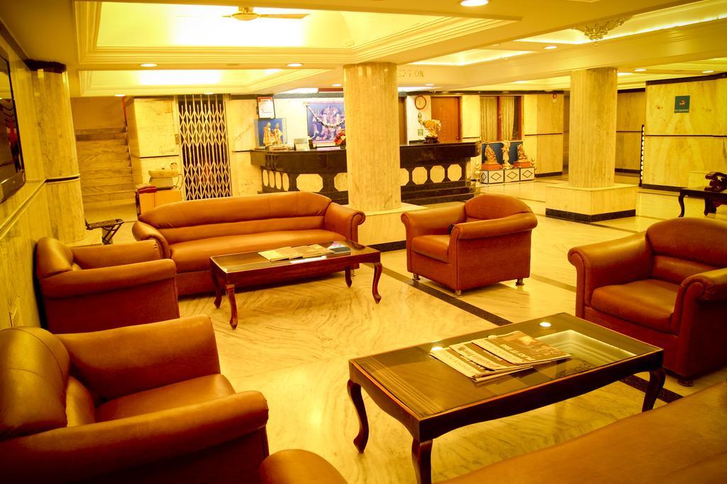 Yasodha Towers Hotel โฮซูร์ ภายนอก รูปภาพ