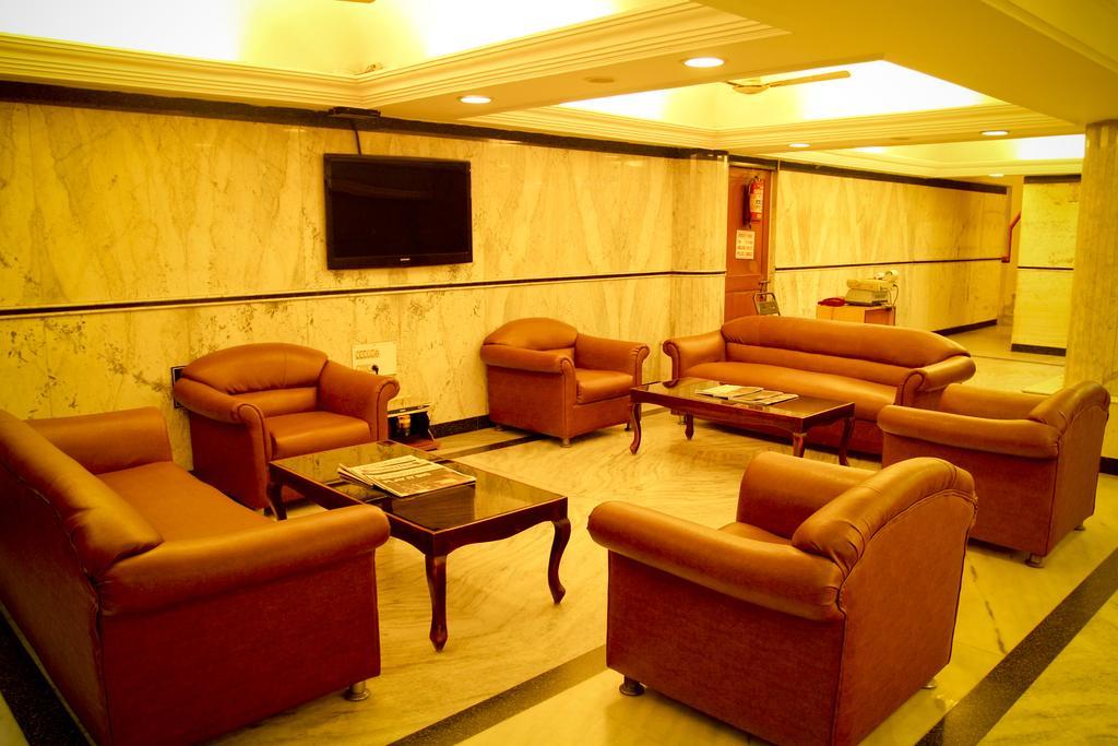 Yasodha Towers Hotel โฮซูร์ ภายนอก รูปภาพ